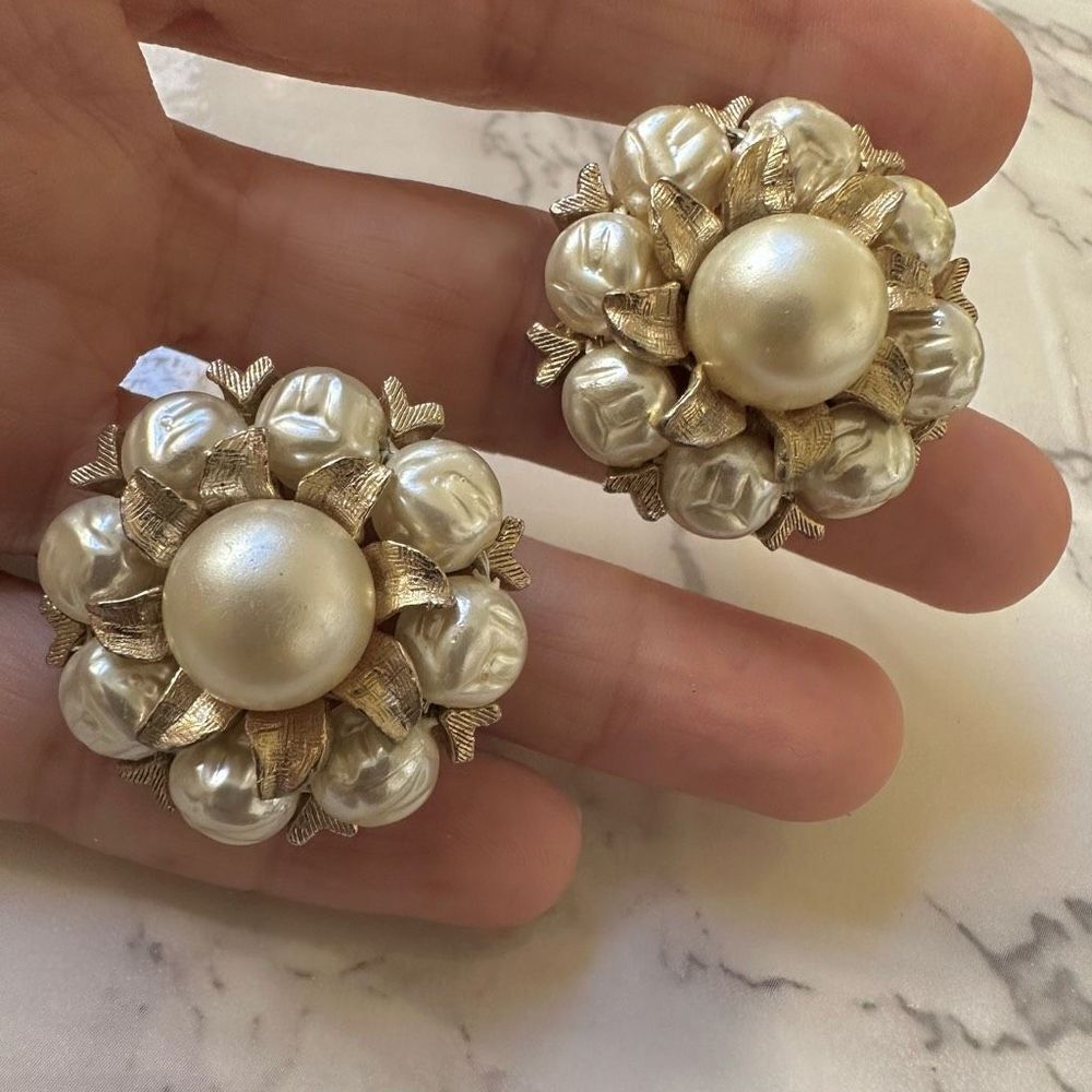 Kramer vintage faux pearl clip on earrings